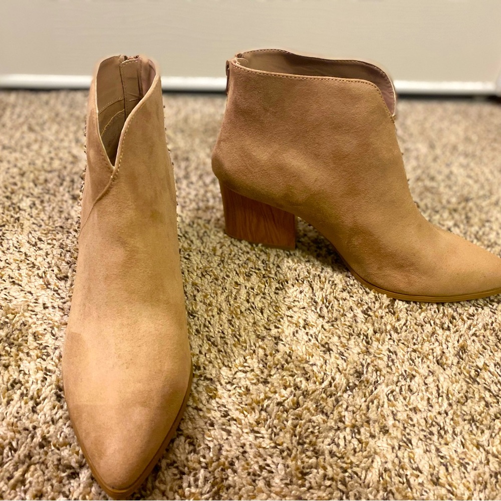 Brand new pointed short boots